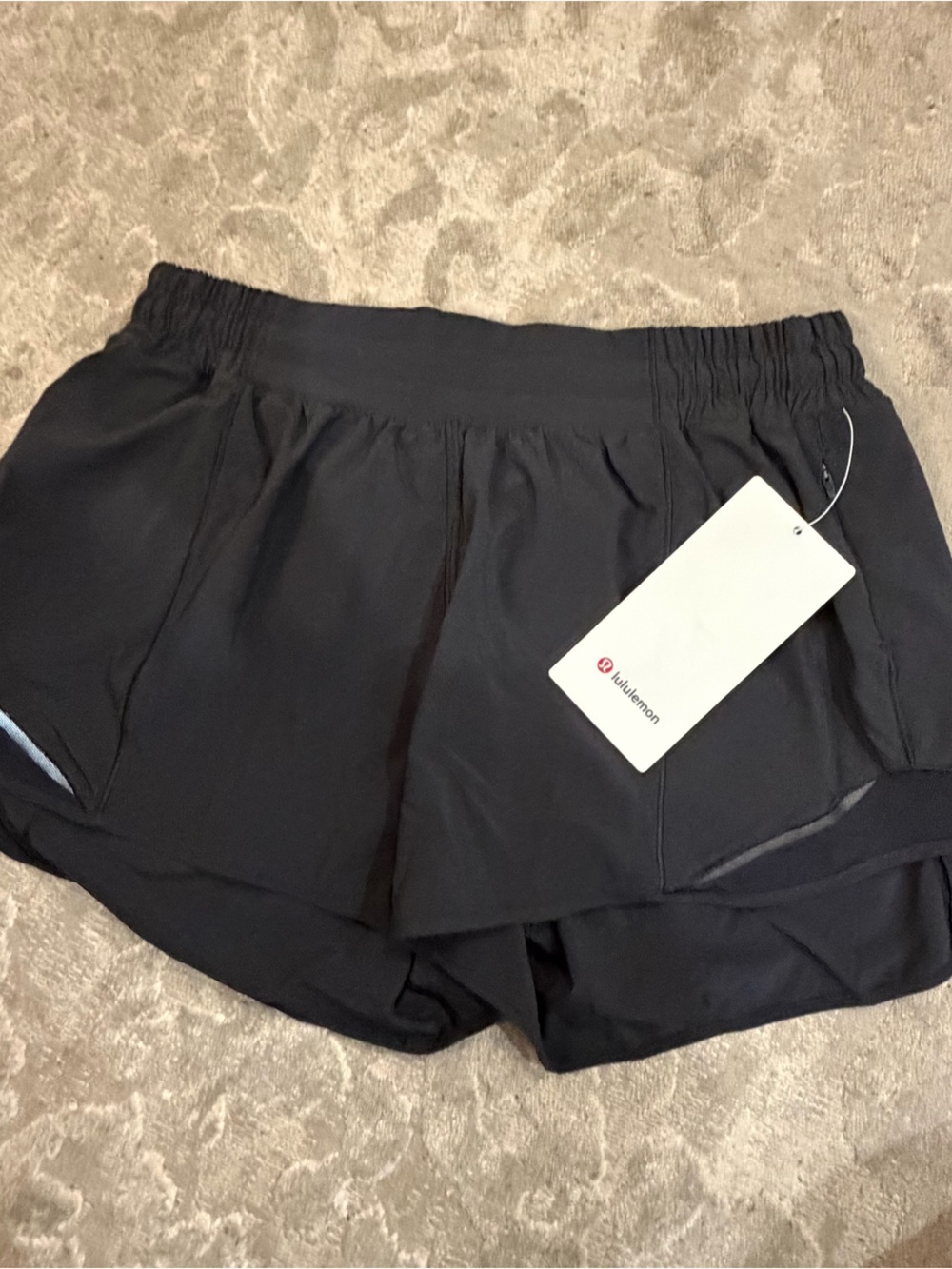 NWT ✨ lululemon athletica hotty hot low rise Black Women’s Athletic Shorts- 10